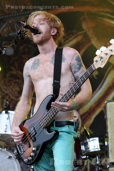 BIFFY CLYRO - 2014-07-06 - BELFORT - Presqu'ile du Malsaucy - James Roberto Johnston